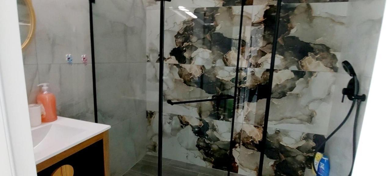 מלון דירות על הים בת ים 39 ภายนอก รูปภาพ